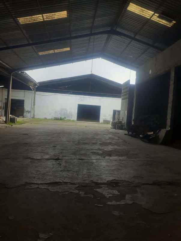 dijual gudang simongan semarang barat