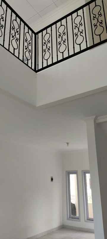 dijual harga bawah njop rumah cipaku bandung utara