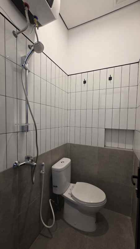 dijual kost condong catur