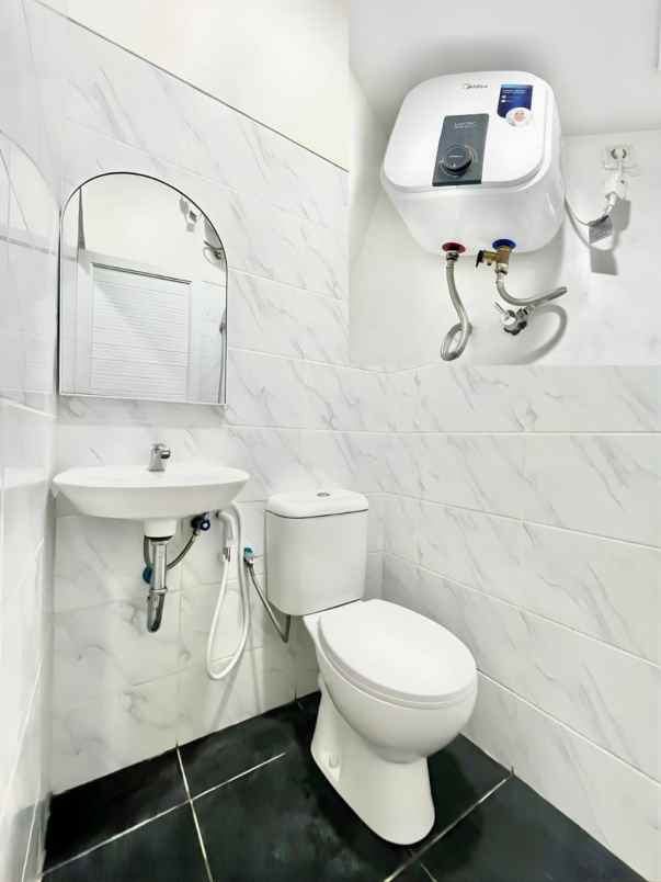 dijual kost hayam wuruk