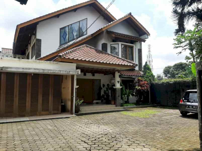 dijual kost jl cigadung raya barat
