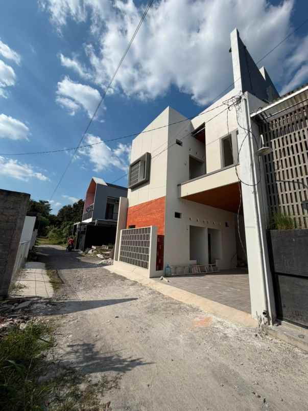 dijual kost kaliurang km 13