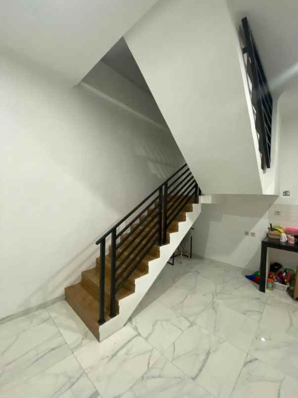 dijual kost sigura gura