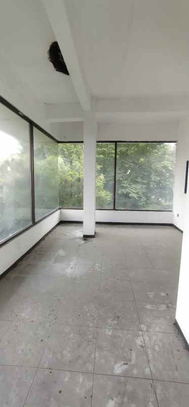 dijual murah dibawah harga pasaran ruko 3 lantai hook