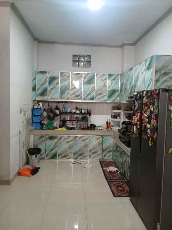 dijual ruko 2 pintu di jalan raya cipayung depok