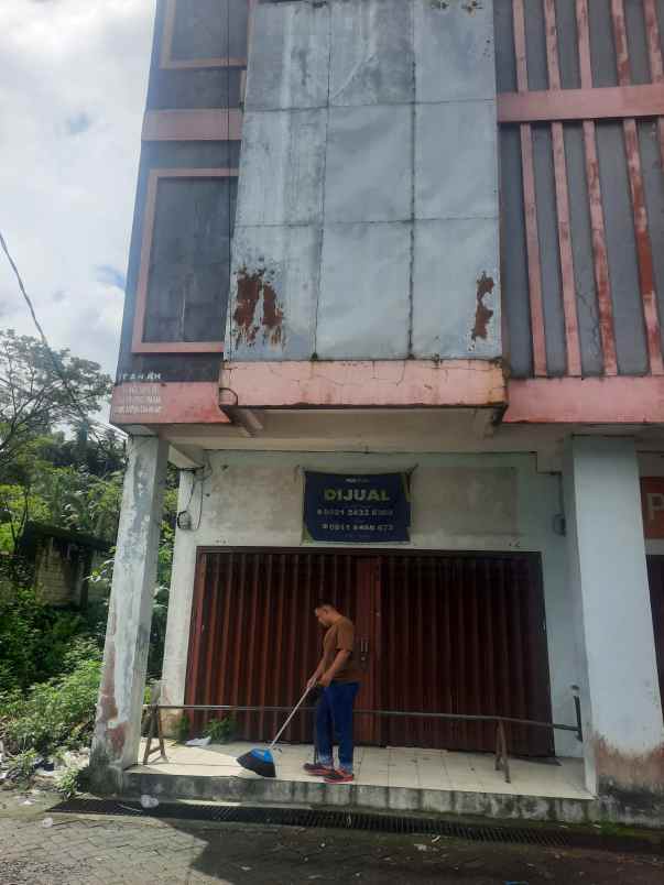 dijual ruko 3 lantai berlokasi stategis di ambon