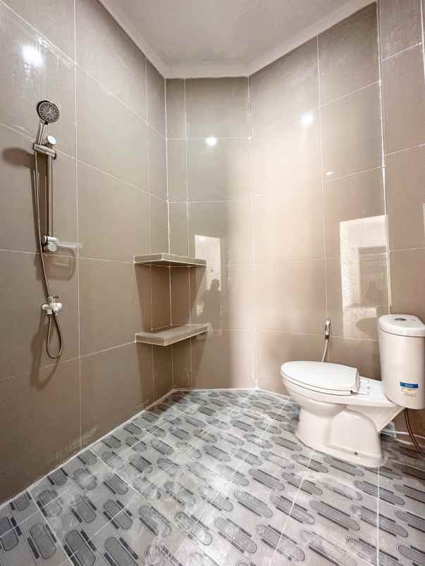 dijual ruko di lokasi emas ciracas jakarta timur