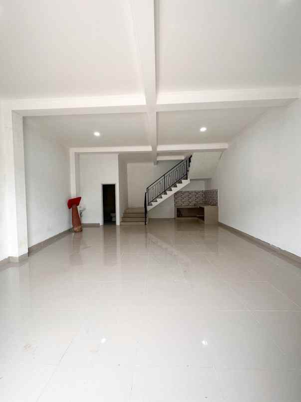 dijual ruko di lokasi emas ciracas jakarta timur