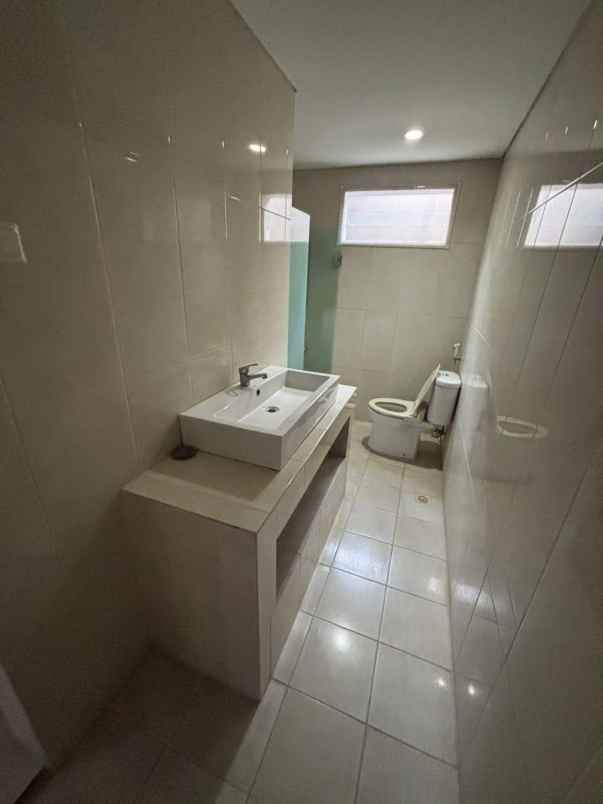 dijual ruko gudang kantor ngagel jaya