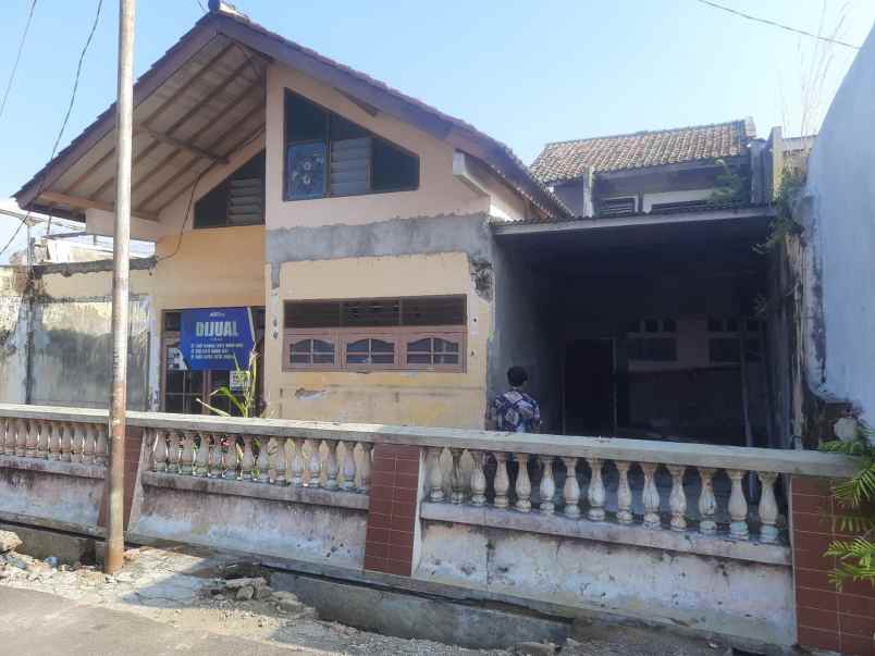 dijual rumah 2 lantai di cirebon cocok untuk kantor