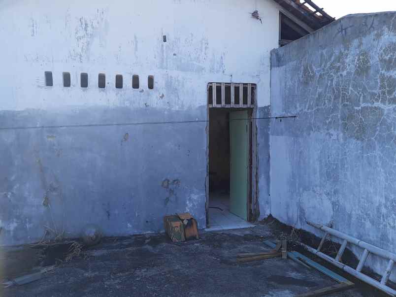 dijual rumah 2 lantai di cirebon cocok untuk kantor