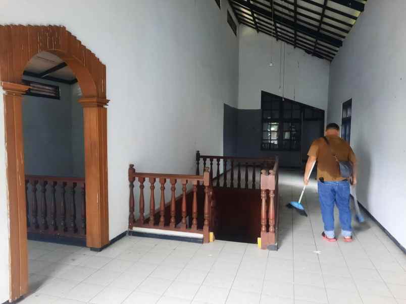 dijual rumah 3 laintai siap huni di ambon maluku