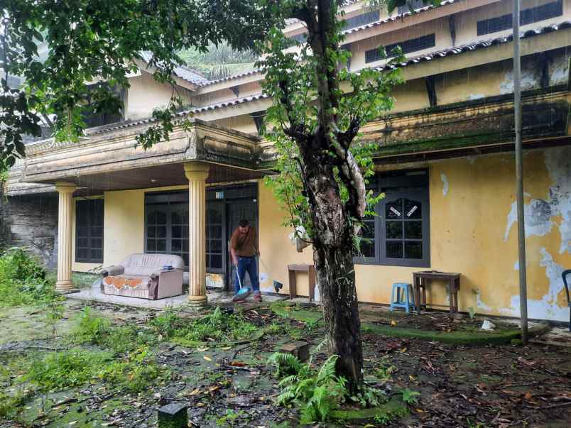 dijual rumah 3 laintai siap huni di ambon maluku