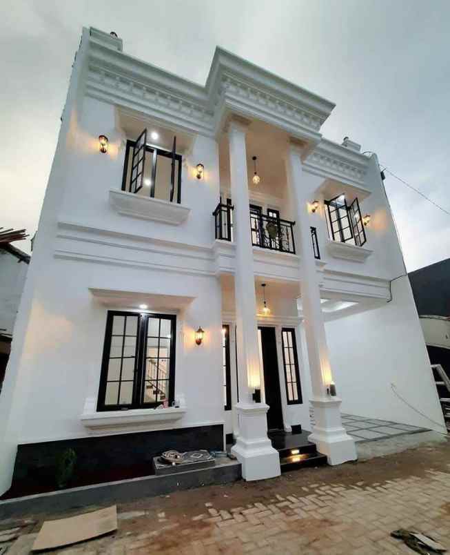 dijual rumah 3 lantai beji depok 1 miliar