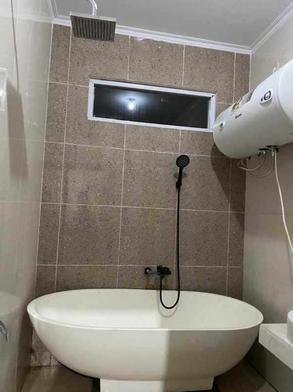 dijual rumah 3 lantai full furnished arcamanik bandung