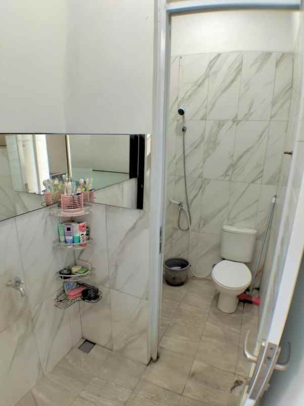 dijual rumah 3 lantai full furnished arcamanik bandung