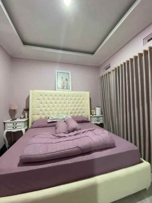 dijual rumah 3 lantai full furnished arcamanik bandung