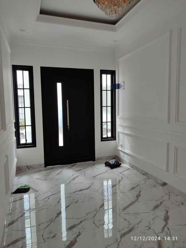 dijual rumah 3 lantai scandinavian di tanah baru depok