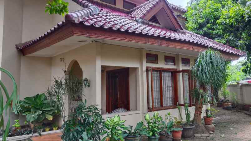 dijual rumah ampera