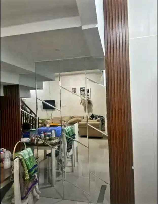 dijual rumah asri strategis tengah kota bandung