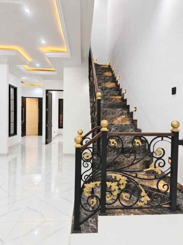 dijual rumah babatan mulyorejo surabaya