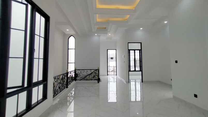 dijual rumah babatan pantai