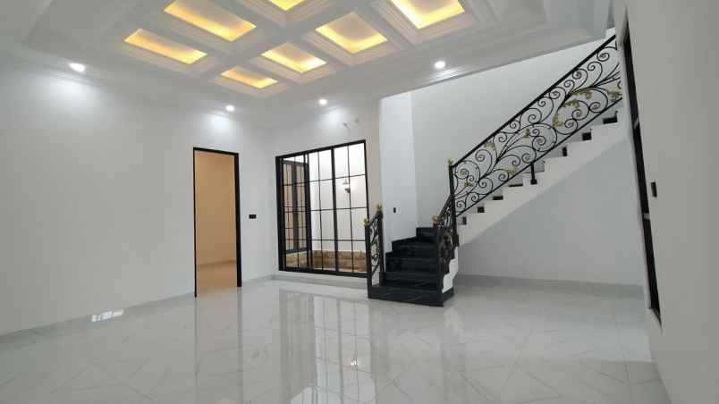 dijual rumah babatan pantai