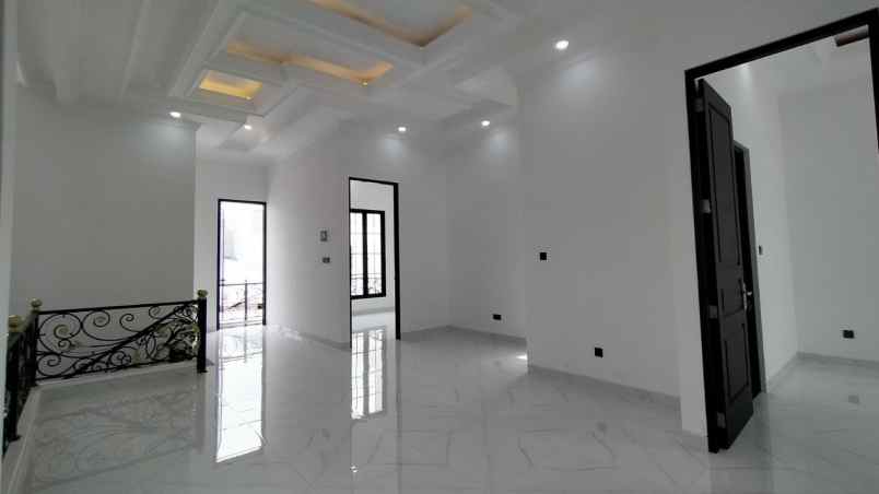 dijual rumah babatan pantai