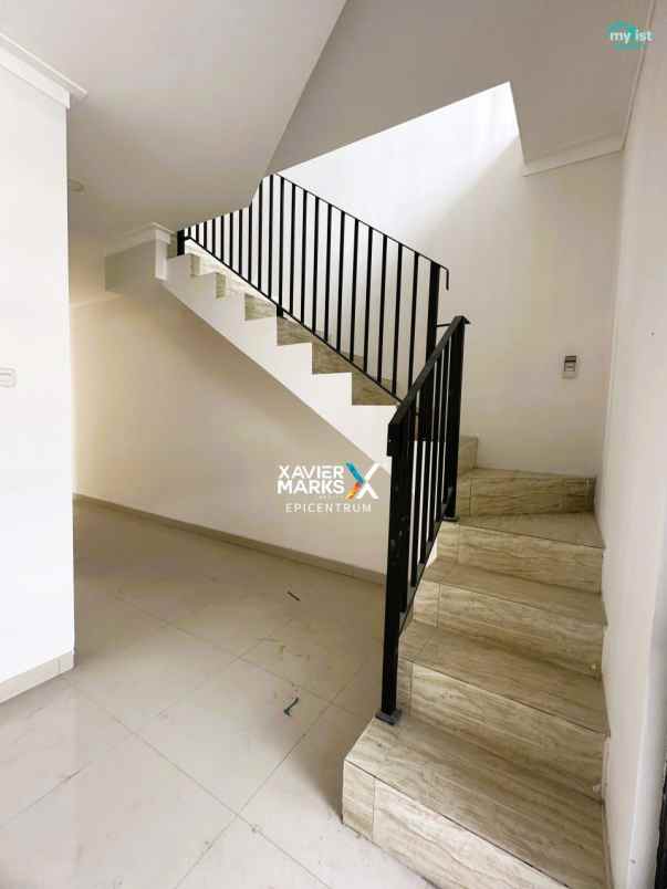 dijual rumah baru di royal paka dekat upn merr