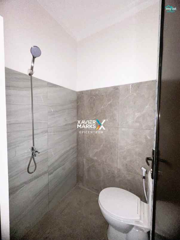 dijual rumah baru di royal paka dekat upn merr