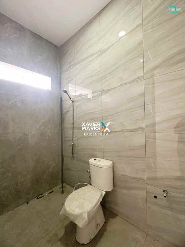 dijual rumah baru di royal paka dekat upn merr