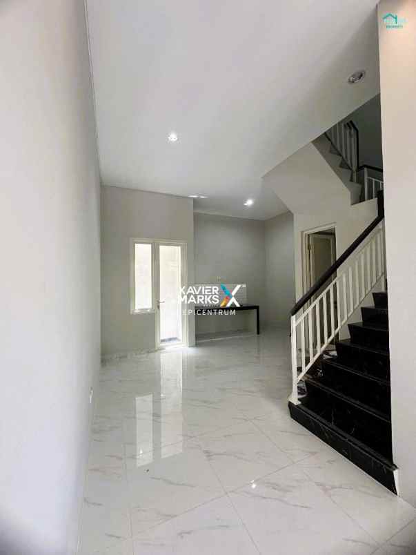 dijual rumah baru gress tenggilis mejoyo dekat ubaya