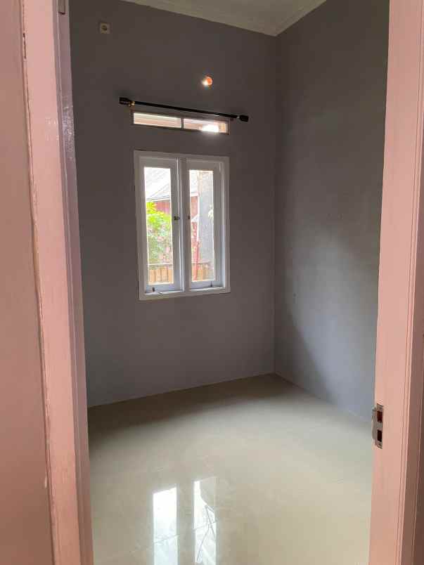 dijual rumah bedahan sawangan depok