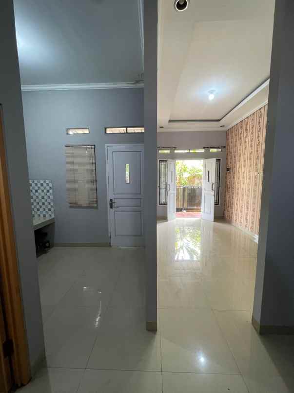 dijual rumah bedahan sawangan depok