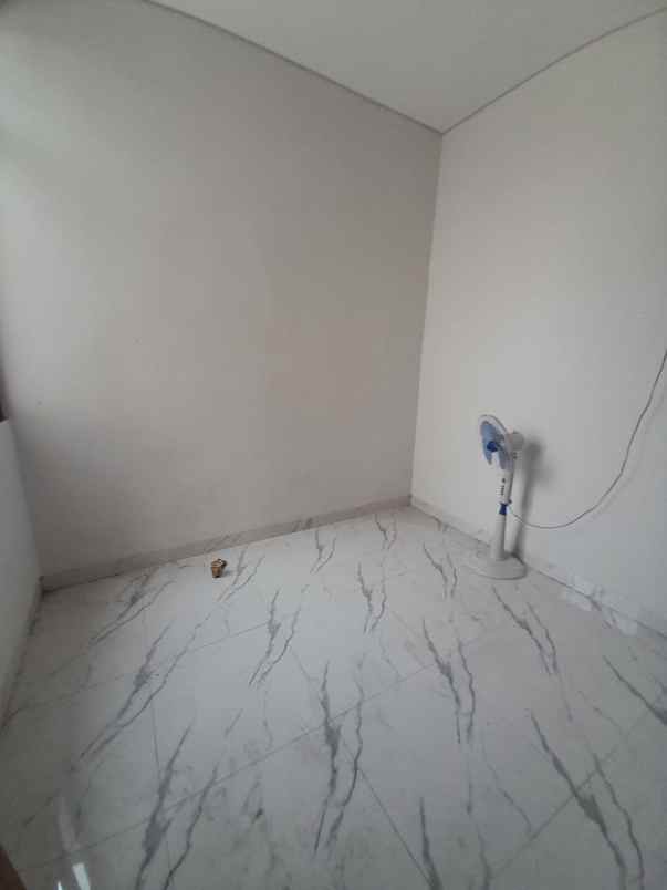 dijual rumah bedahan sawangan depok