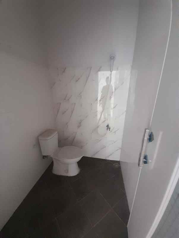 dijual rumah bedahan sawangan depok