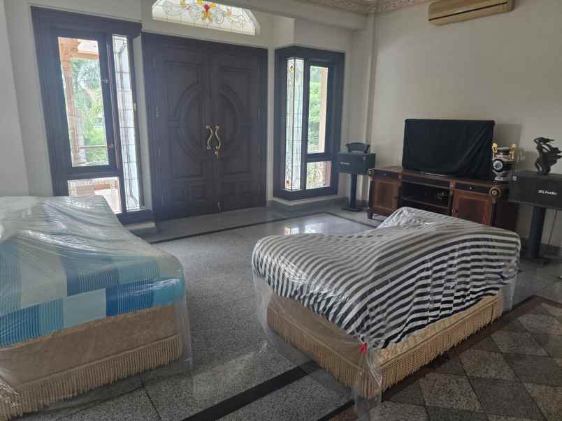 dijual rumah bintang diponggo