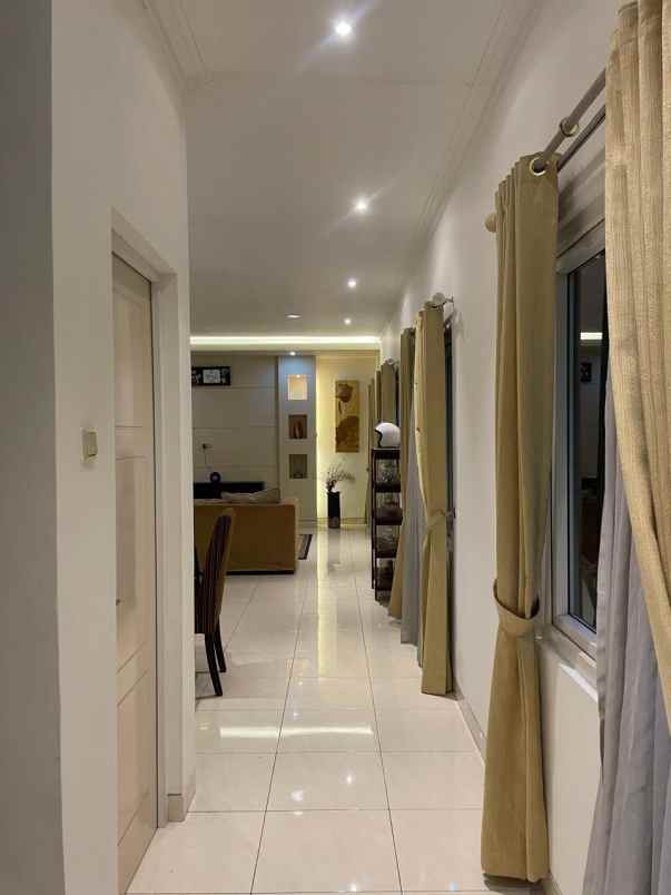 dijual rumah boulevard di kota wisata cibubur