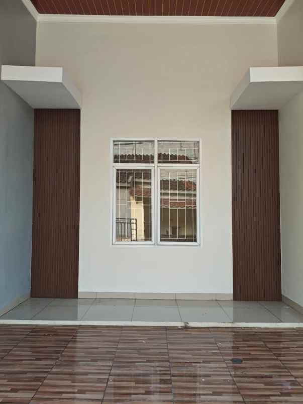 dijual rumah boulevard hijau kota