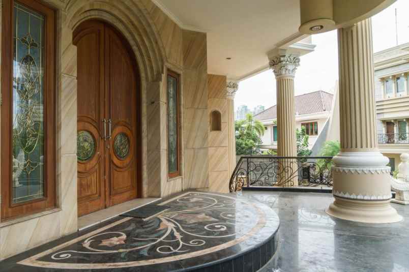 dijual rumah bukit gading villa