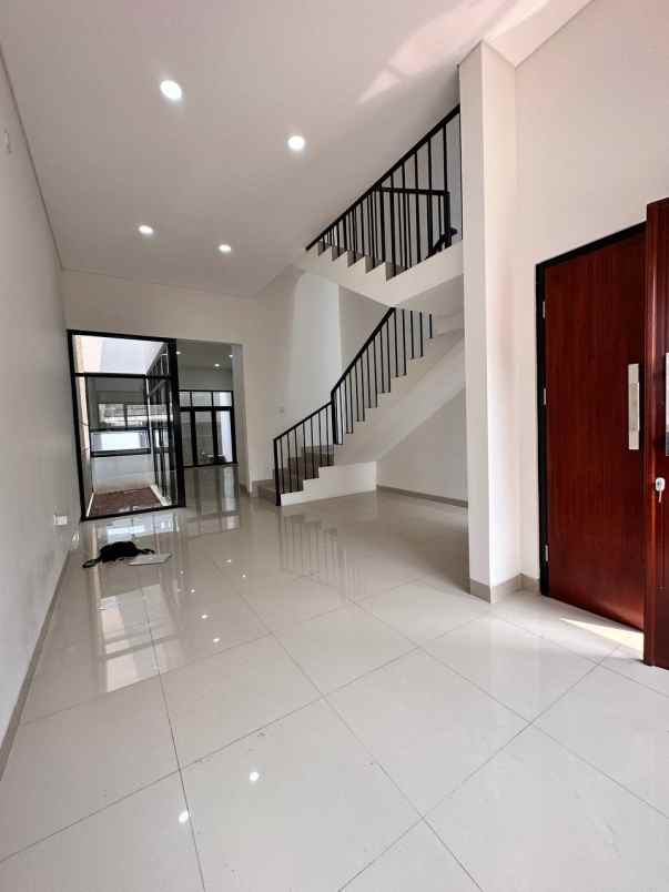 dijual rumah ceger
