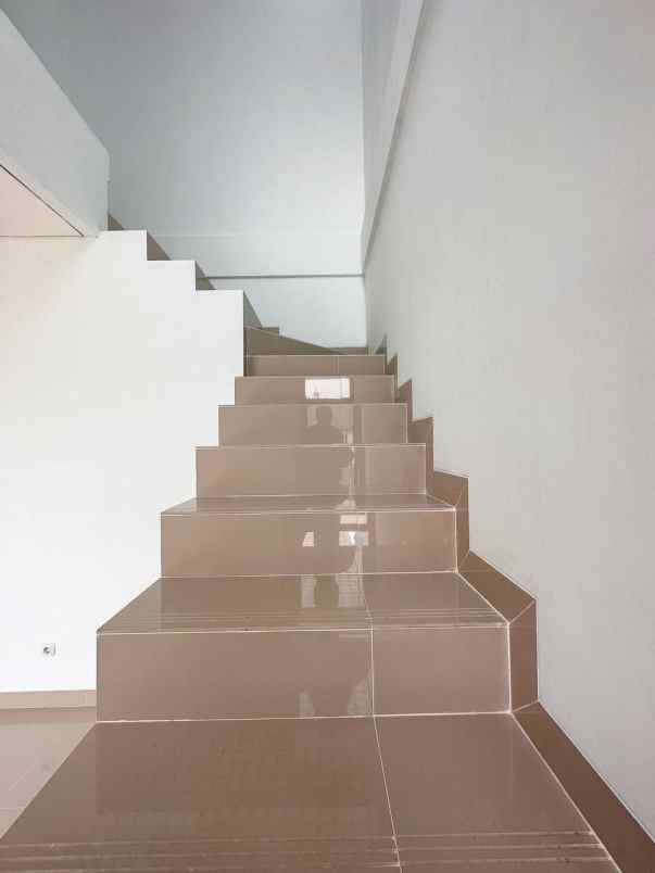 dijual rumah cipayung