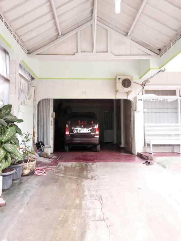 dijual rumah cipinang besar selatan