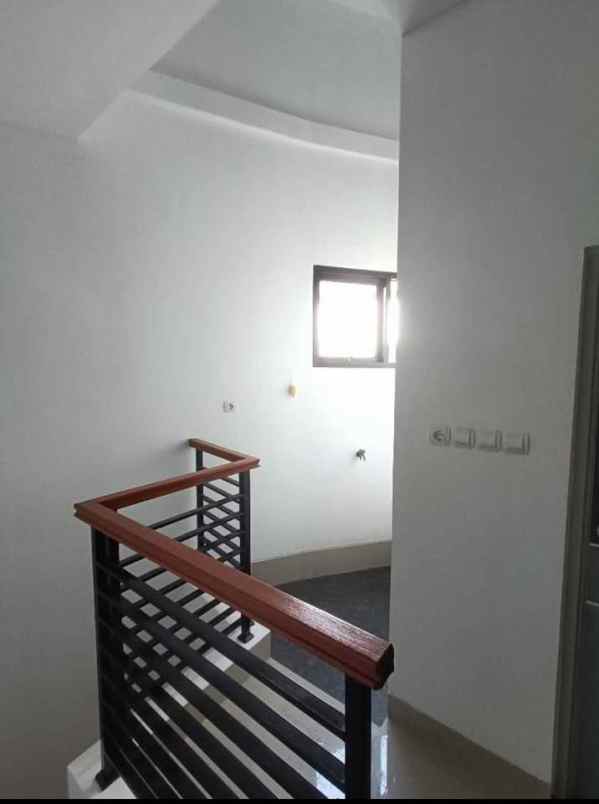 dijual rumah ciracas jaktim