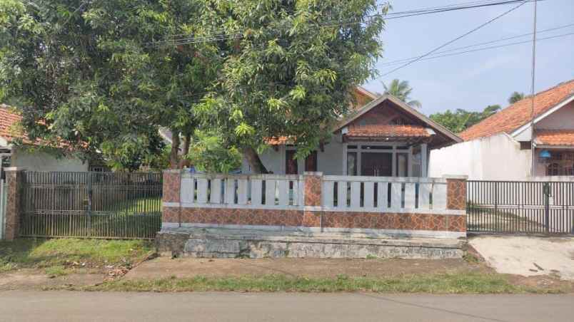 dijual rumah ciselang