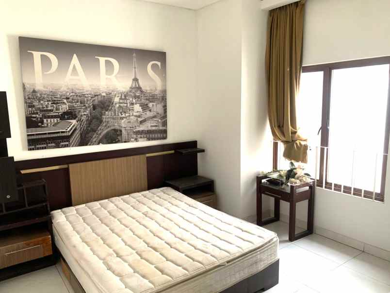 dijual rumah cluster alamanda jgc