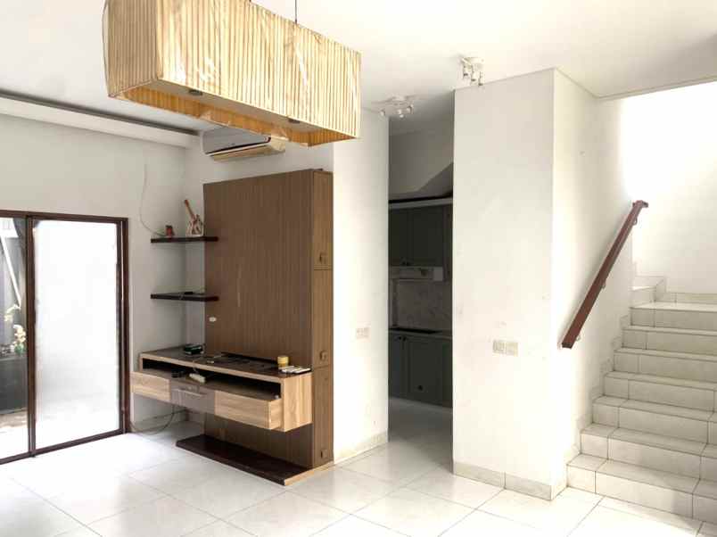 dijual rumah cluster alamanda jgc