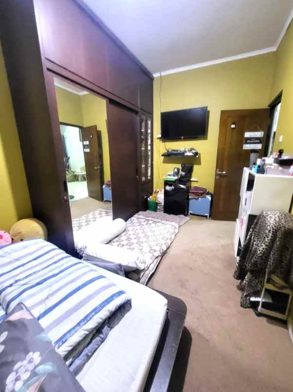 dijual rumah cluster aralia harapan