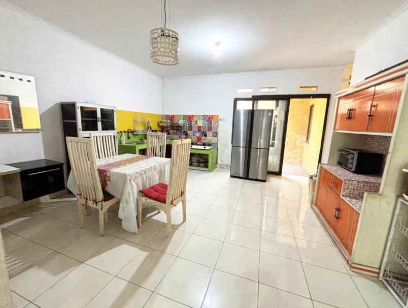dijual rumah cluster aralia harapan