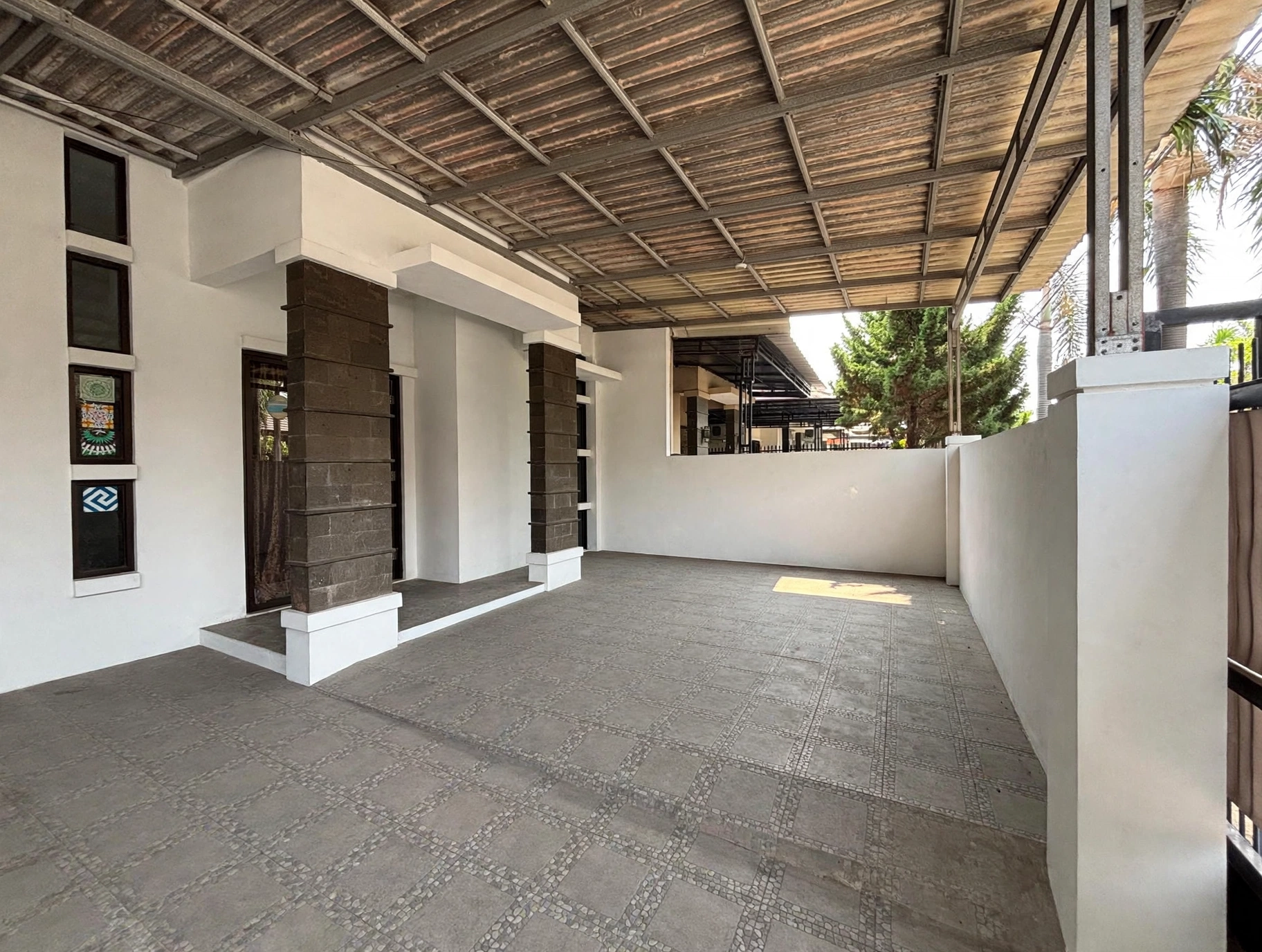 dijual rumah cluster aralia harapan